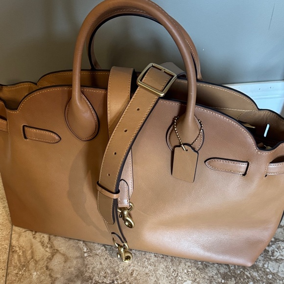 Coach Soft Empire 40 Honey Brown color - Picture 11 of 12